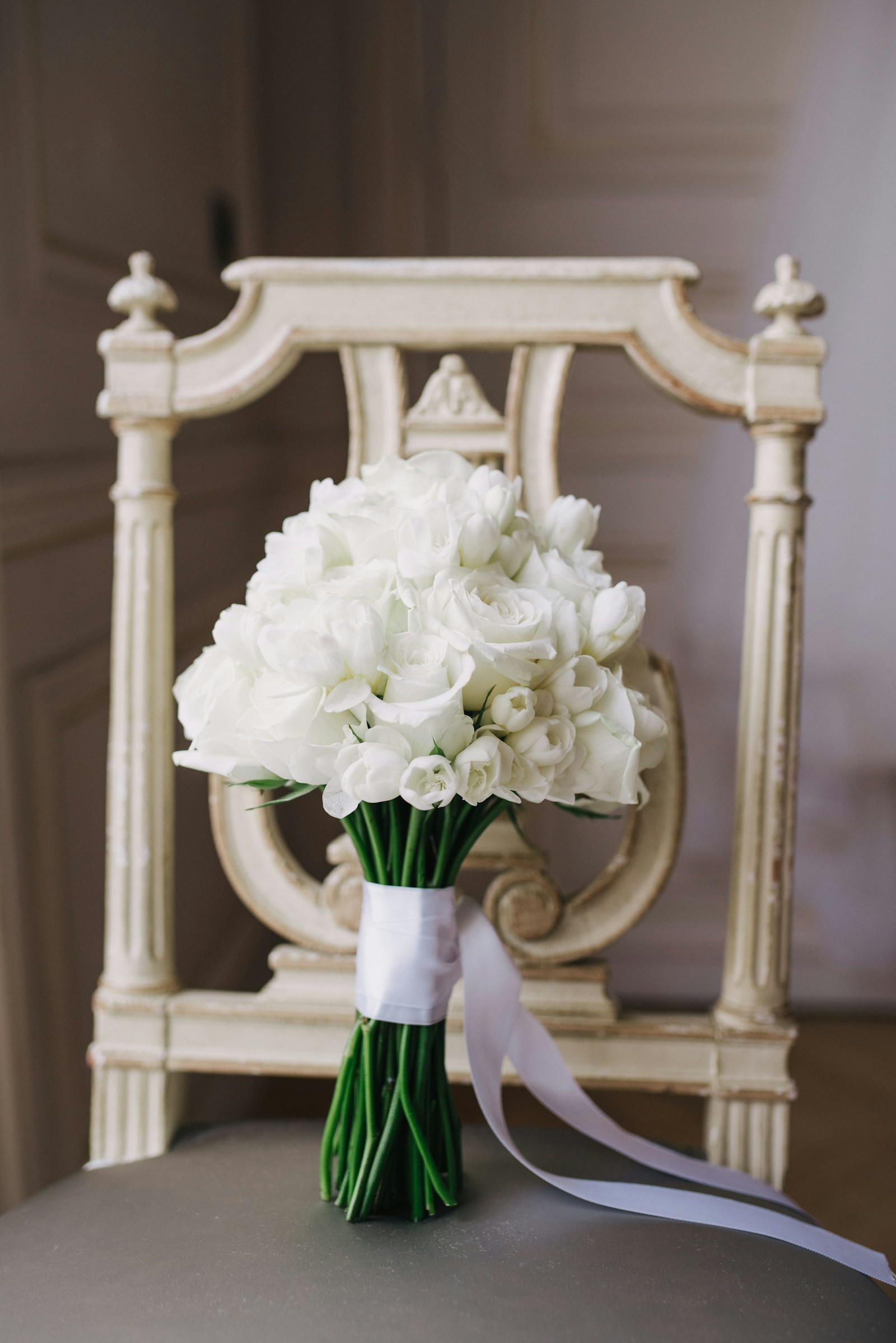 Altar white